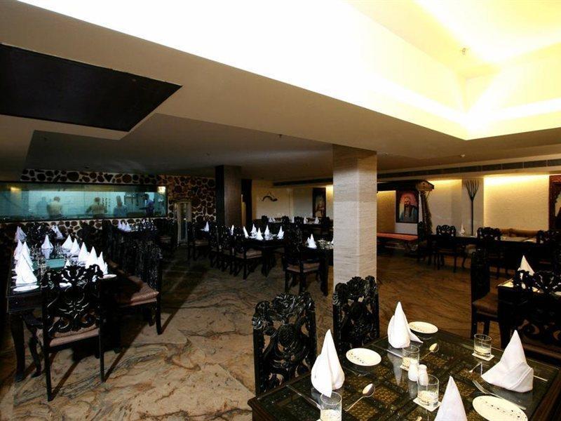Taurus Sarovar Portico Нью-Дели Экстерьер фото