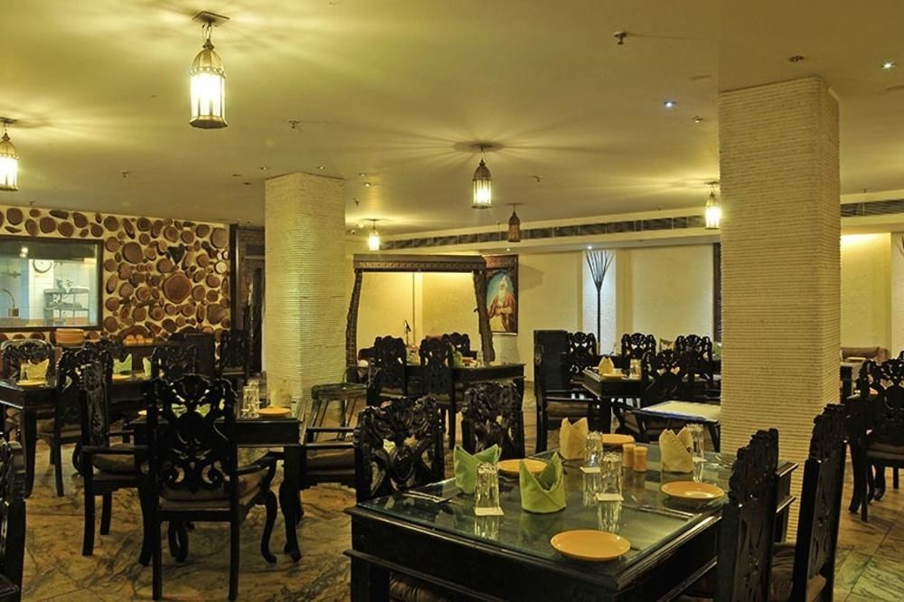 Taurus Sarovar Portico Нью-Дели Экстерьер фото