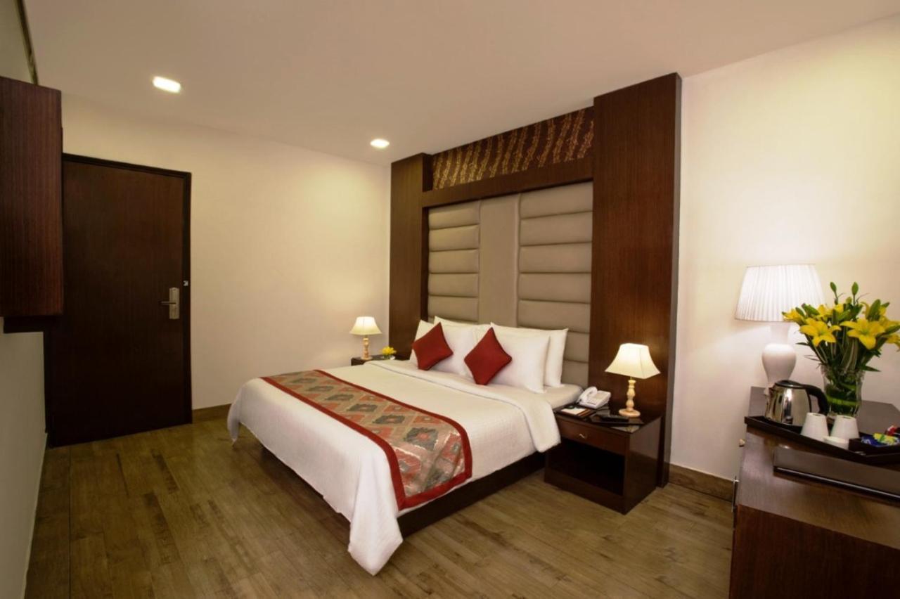 Taurus Sarovar Portico Нью-Дели Экстерьер фото