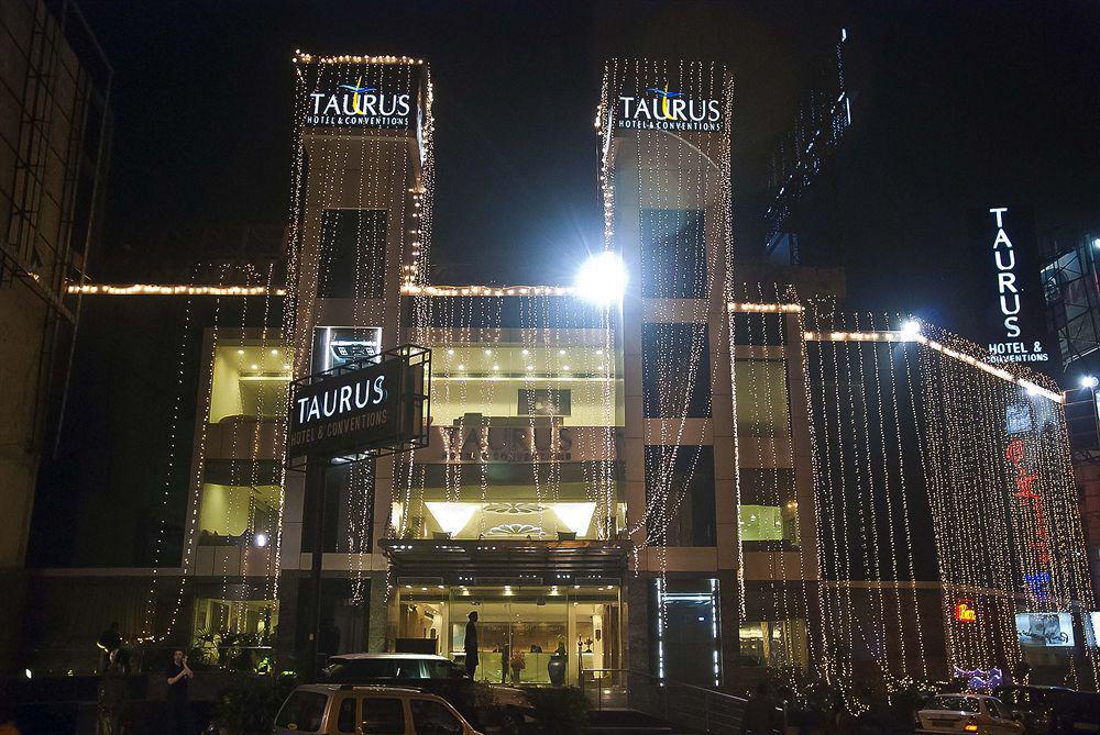 Taurus Sarovar Portico Нью-Дели Экстерьер фото